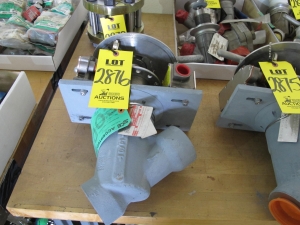 VALVE, GLOBE TYPE, 2" SIZE, 600 LB, 1030 LB/650 DEGREE F RATING, 316 SS MATERIAL, SOCKET WELD CONNECTIONS, SA182 SPECIFICATION, SCREWED YOKE STYLE, HARD FACED SEAT AND DISC, INCONEL DIAPHRAGM TRIM, PACKING SOFTGOODS, T-HANDLE OPERATOR. WITH LIMIT SWITCHES CONSTRUCTION., PART # SC-D-9910X01LSP(2) (W-51) LOADING & HANDLING FEE $5-